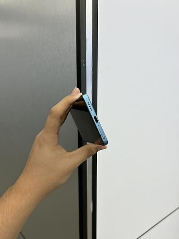 Техника и электроника: Poco F5, Б/у, 256 ГБ, цвет - Синий, В рассрочку, 2 SIM — 4