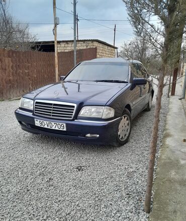 mersedes acar: Mercedes-Benz 240: 2.4 l | 1998 il Sedan