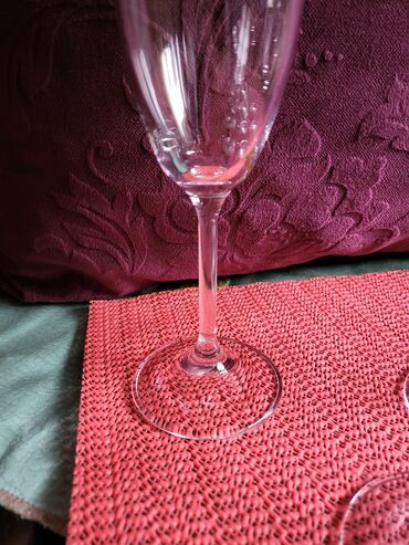 Čaše: Case nove Bohemija kristal,vintaz za vino. Komada 6 u ceni na lalafo.rs — 8 Čaše: Case nove Bohemija kristal,vintaz za vino. Komada 6 u ceni — 8