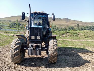 Süd sağan aparatlar: Belarus 1221 traktor - Güclü Belarus 1221 model, mavi rəng - Ön və