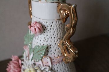 Вазы: Винтажная китайская ваза (советского периода) прорезной фарфор Высота — 9