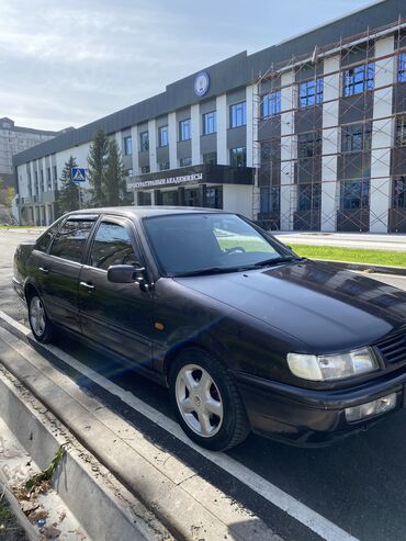 Volkswagen: Volkswagen Passat: 1994 г., 2 л, Механика, Газ, Седан