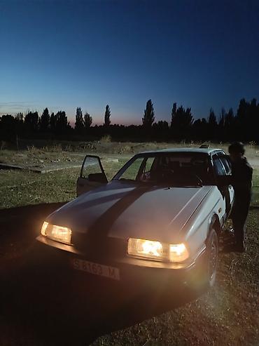обмен на 124: Mazda 626: 1988 г., 2 л, Механика, Лифтбек — 2