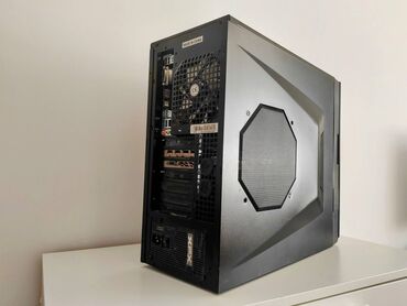 Desktop računari i radne stanice: Gejmer/ AMD Ryzen 7/16GB DDR4 /SSD 250/RX 480 8Gb Povoljno prodajem — 7