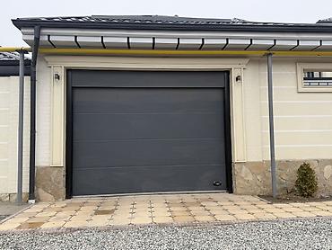 Секционные ворота: Секционные гаражные ворота из сэндвич‑панелей - Тип — 3