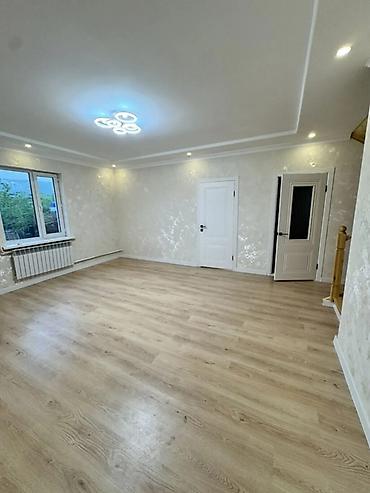 Продажа коттеджей и домов: 🏡 Срочная продажа 2-этажного дома в ж/м Ак-Орго, Бишкек! ✨ 177 м² | 5 — 5