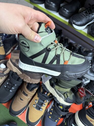 детская ортопедическая обувь зимняя: Детская обувь (несколько пар) 1) Туристические/треккинговые кроссовки