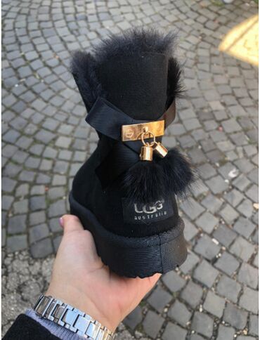 Čizme: Ugg čizmice

Novo
Brojevi 36 do 41

fb Moja Kupovina 1 — 9