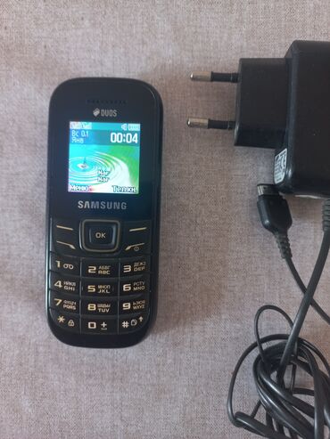 ipone 12 mini: Samsung E210, rəng - Qara, İki sim kartlı