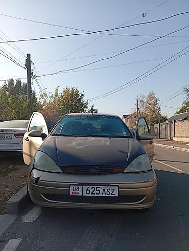 Ford: Ford Focus: 2000 г., 2 л, Механика, Бензин, Хэтчбэк — 1