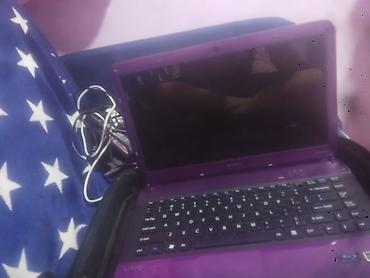Məhsul: Sony Vaio noutbuk Xüsusiyyətlər: - Korpus rəngi: bənövşəyi -