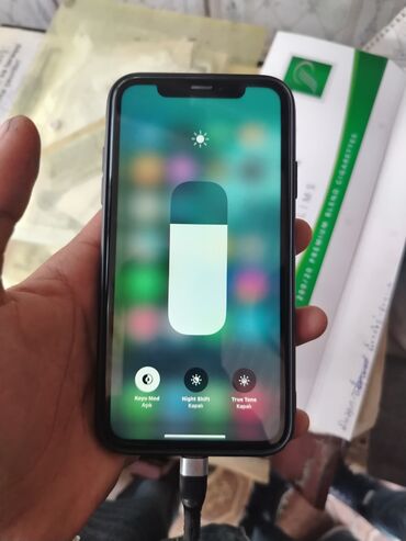 2 el dondurucu: IPhone Xr, 128 GB, Face ID