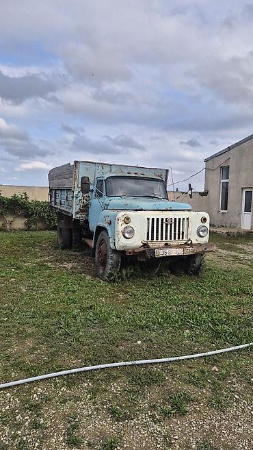 yűk maşın: Yük maşını – klassik SSRİ istehsalı GAZ seriyası (3 oxlu arxa — 1