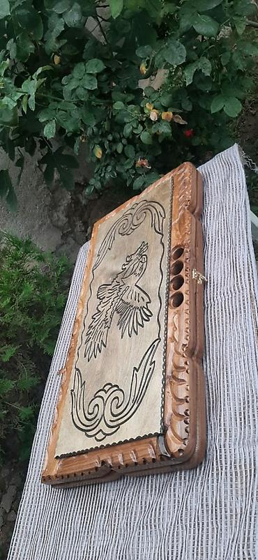 Nərdlər: Oyma naxışlı, taxtadan hazırlanmış nərd dəsti. Qutunun xarici səthi -da lalafo.az — 18 Nərdlər: Oyma naxışlı, taxtadan hazırlanmış nərd dəsti. Qutunun xarici səthi — 18