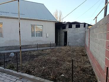 дом с землёй: Продаётся частный дом с участком. - Одноэтажный дом из капитального — 4