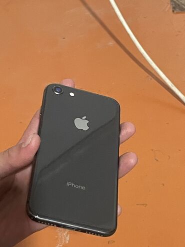 Apple iPhone: IPhone 8, Б/у, 64 ГБ, Черный, 64 %