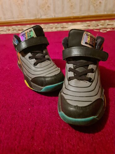 heelys купить недорого: Детская обувь в отличном состоянии а болетка обсалютно новые. цены от