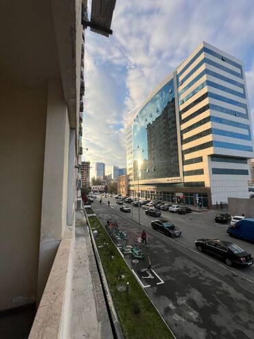 Uzunmüddətli kirayə mənzillər: Xətai Rayonu Xətai Metrosu Ağa Center 2 otaq. Mərtəbə - 16/2 Otaq — 14