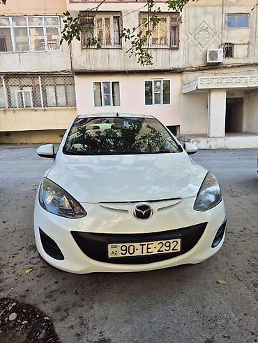 Mazda: Mazda 2: 1.5 l | 2015 il Sedan — 4
