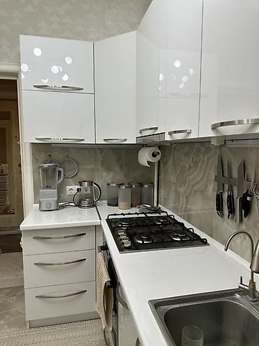 2 комнаты, 54 м², Золотой квадрат Сталинка, 2 этаж, Свежий ремонт