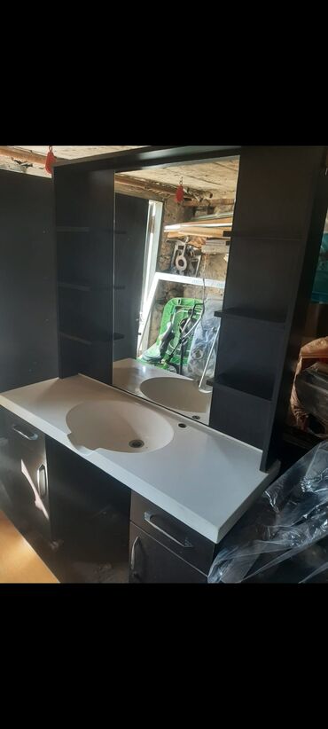 sumqayit salon: *Sada*
Bərbər mebeli 200 AZN
Ünvan Qaraçuxur 7947.vatcapda yazın