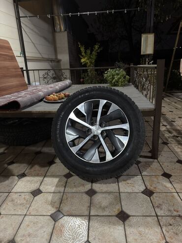 камеры на машину: Колеса в сборе 245 / 60 / R 18, Всесезонная, 1 шт, Легковые, Литые, отверстий - 5