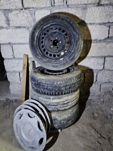 təkər formula: İşlənmiş Disk təkər Mercedes-Benz 195 / R 15, 5 Boltlu