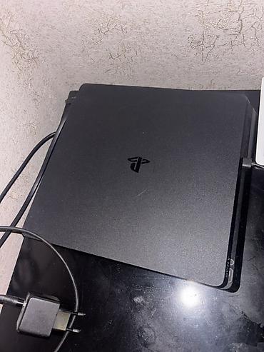 Video oyunlar və konsollar: Salam ps4 slim satılır gəşəy vəziyəttədi səssiz işdiyir necə ildi — 4