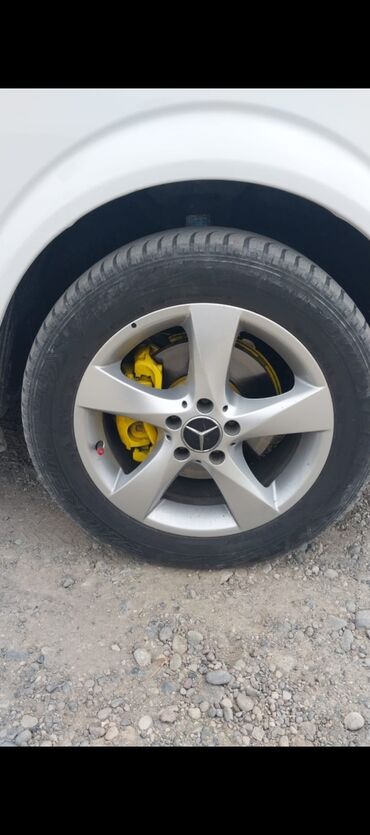 квадроцикл для детей в баку: 17-lik disk,tekerler. heç bir problemi yoxdur,reng deymeyib, cızığı
