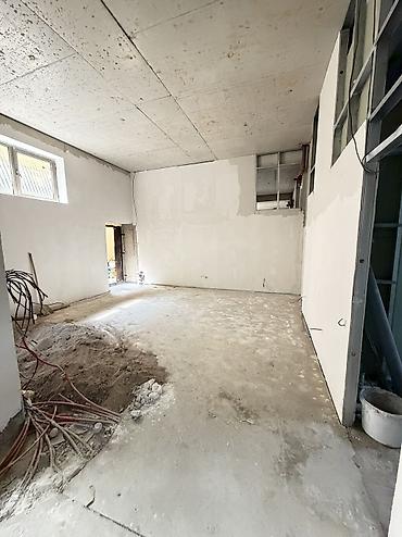Аренда ангаров: 🚨 СРОЧНО СДАЁТСЯ КОММЕРЧЕСКОЕ ПОМЕЩЕНИЕ 📍 Золотой квадрат ул. Тоголок — 12