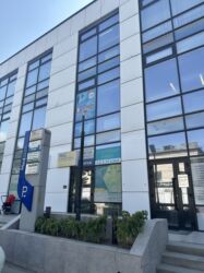 Медицинские и массажные кабинеты: Сдаю Кабинет Для гинеколога, Для косметолога, Для массажиста, В административном здании, 24 м², Долгосрочно, С системой безопасности, С юридическим адресом — 2