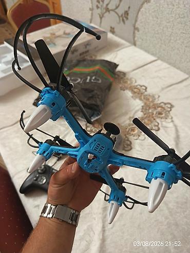 Oyuncaq helikopterlər: RC kvadrokopter dron dəsti Xüsusiyyətlər: - 4 pərlə sabit uçuş üçün — 6