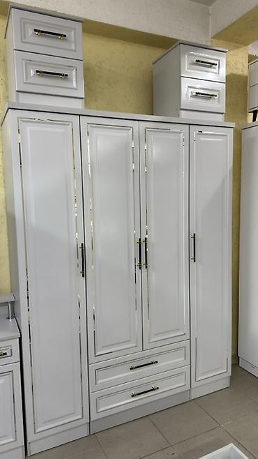 Спальные гарнитуры: Спальный гарнитур в светло-сером/белом глянце с фрезерованными — 9