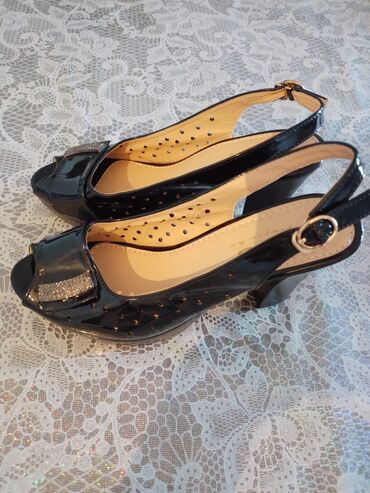 Tuflilər, Ölçü: 40, rəng - Qara, Yeni