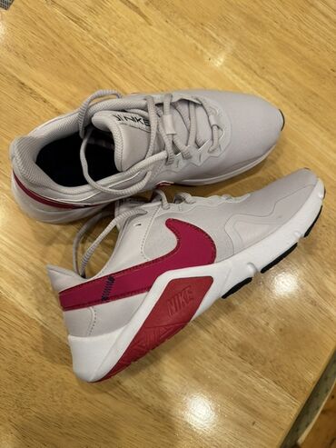 сколько стоит лоро пиано: Кроссовки, 40.5, 41, 40, Nike, Новый, цвет - Белый, Самовывоз
