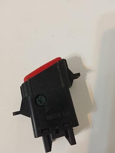 arxa panel: Avtomobil avariya siqnalı düyməsi (hazard switch) Chevrolet averenni — 2