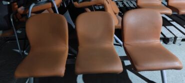 купить офисное кресло: Б/у, С колесиками, Кожзаменитель