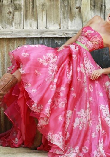 Hicab: Sherri Hill ziyafət donu