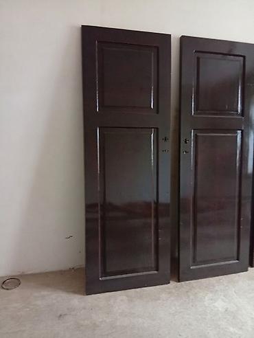 otag qapilar: Əl işi taxta qapılar. Ümumi 5 qapı var(çərçivəli). Hamısı 100% əl işi — 4