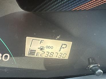 автомаш: Toyota Vitz: 2005 г., 1 л, Вариатор, Бензин, Хэтчбэк — 9