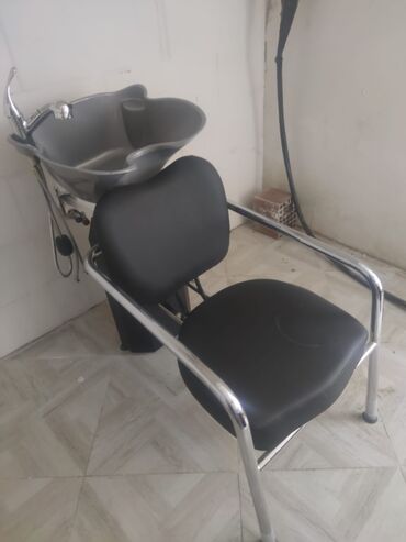 Salon levazimatlari. yeni Moyka guzgu ve altligi, kreslo -2 eded