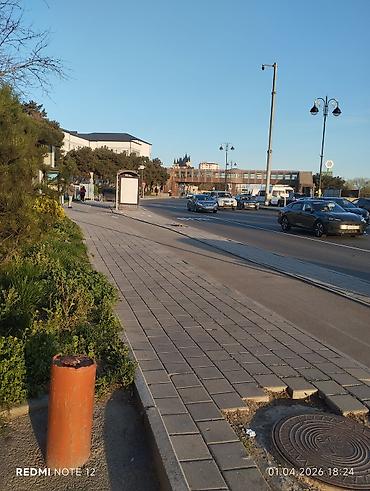 Kommersiya daşınmaz əmlakı: Xətai rayonu 8 noyabr prospekti.59 saylı məktəbin yanında kiçik həyət — 1