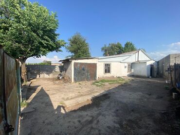дома в токмаке: Барачный, 5 м², 2 комнаты, Собственник, Старый ремонт