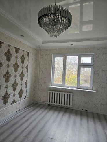 3 комнатная квартира 104 серии бишкек: 2 комнаты, 48 м², 105 серия, 4 этаж, Евроремонт