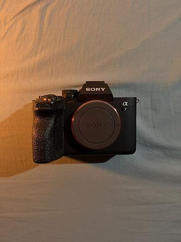 camera canon: Полнокадровая беззеркальная камера Sony Alpha 7 IV (ILCE‑7M4) — — 2