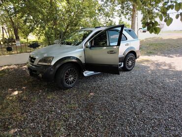 215 75 16 c: Kia Sorento: 2.5 l | 2005 il Ofrouder/SUV