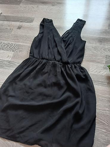 Qara qısa don - Rəng: klassik qara - Model: V formalı, çarpaz önlü