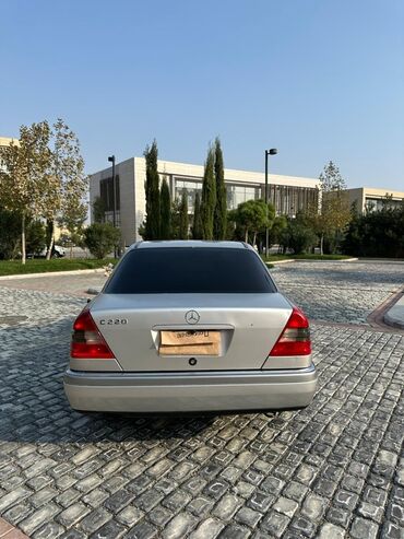 Mercedes-Benz: Mercedes-Benz C-Class: 2.2 l | 1996 il Sedan — 8