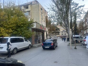 Mağazalar: Obyekt Şexsi Obyektdi, Tam binaların ortasında yerleşir. yaxınlıgında — 7