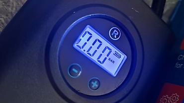 ручной компрессор: Многофункциональный портативный компрессор (Air Pump) Особенности: - — 2
